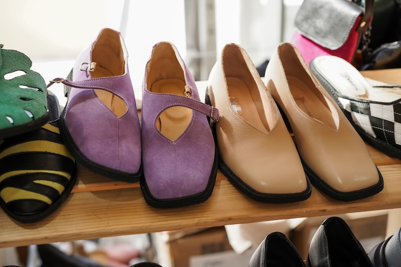 El calzado que no puede faltar en tu clóset curvy: Flats